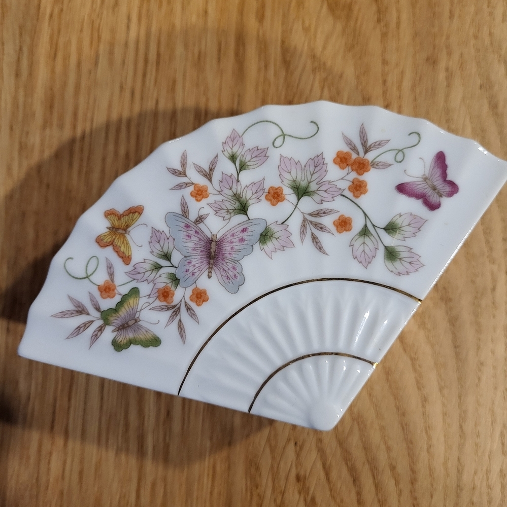 Vintage AVON (1981) Fan-Shaped Trinket Box with Floral and Butterfly Design